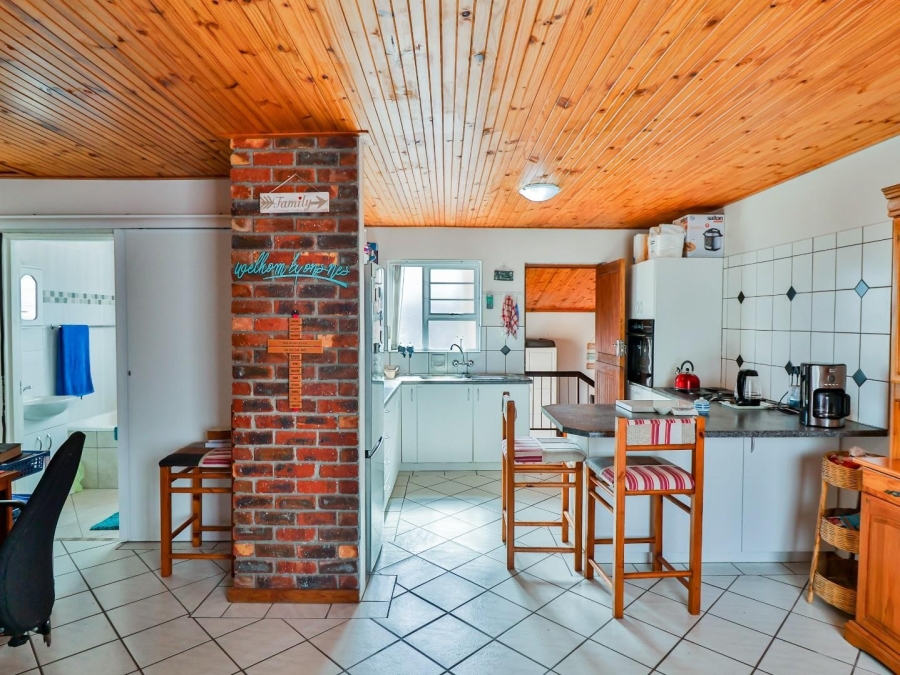 5 Bedroom Property for Sale in De Kelders Western Cape